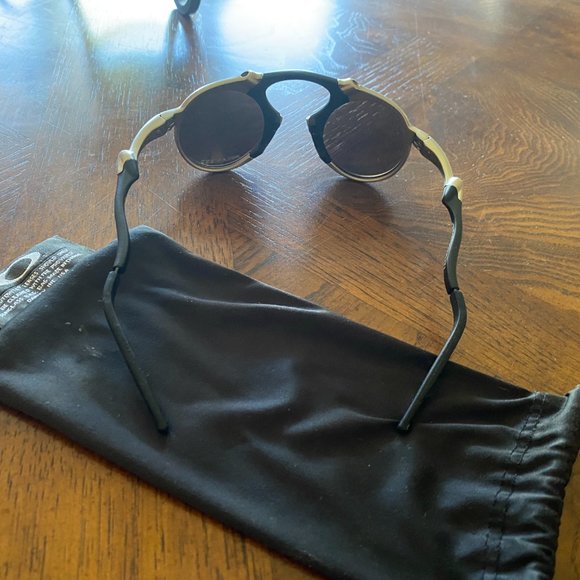 Oakley Polarized Madman Special Edition Sunglasses in Brand New Condition - Picture 12 of 16